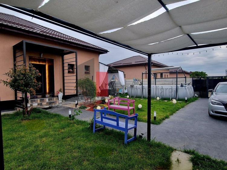 Casă individuală cu 3 camere cu Canalizare în Exterior Sud