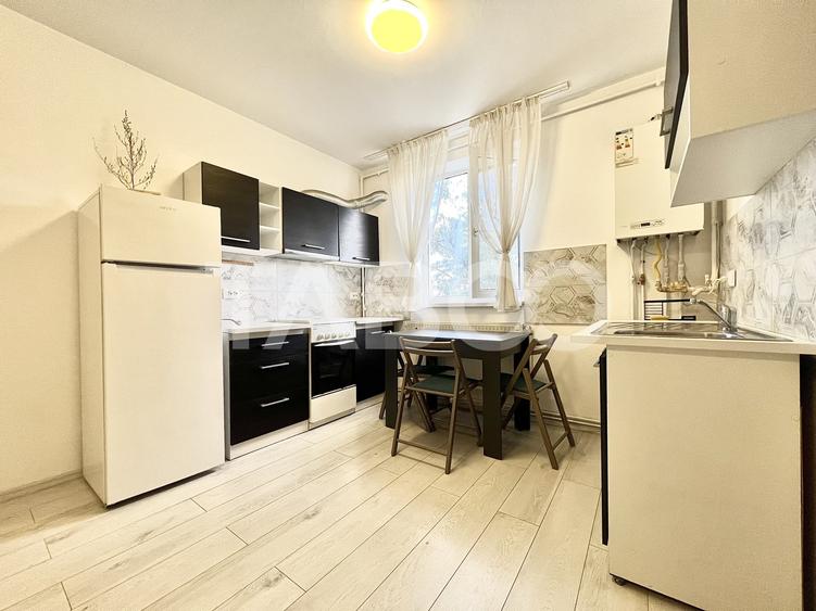 Apartament cu 2 camere semidecomandat, mobilat în Bună Ziua