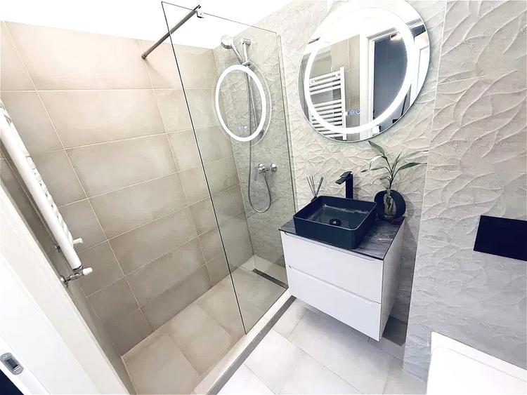 Apartament cu 3 camere decomandat, mobilat în Sisești