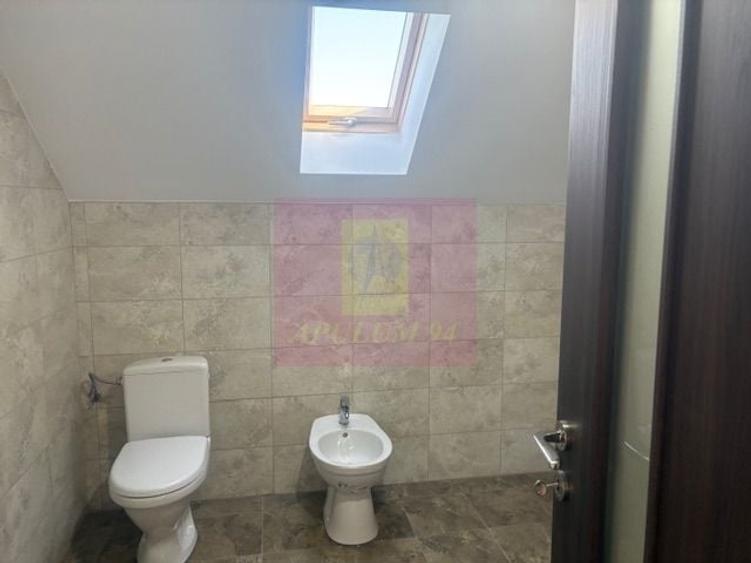 Casă cu 5 camere în Domnești