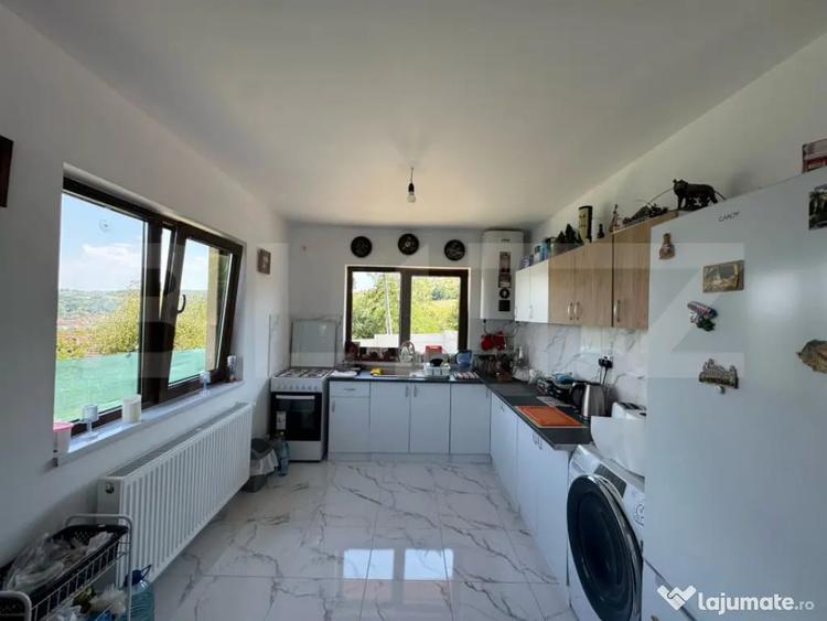 Casă cu 3 camere cu Teren 550 Mp în Central