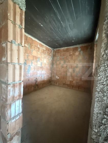 Casă individuală cu 3 camere cu Canalizare în Gura Vulcanei