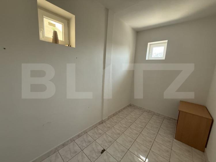 Casă cu 5 camere cu Teren 539 Mp în Central