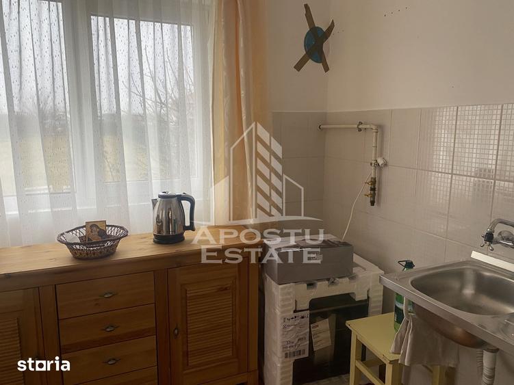Casă cu 4 camere cu Teren 1219 Mp în Remetea Mare