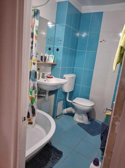 Inchiriez apartament 4 camere in Ghencea Capat tramvai 41 - ideal 3 studenti pret pe camera - 6