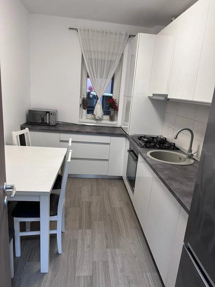 Apartament cu 2 camere semidecomandat în Giroc