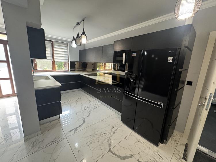 Duplex cu 5 camere cu Canalizare în Exterior Sud