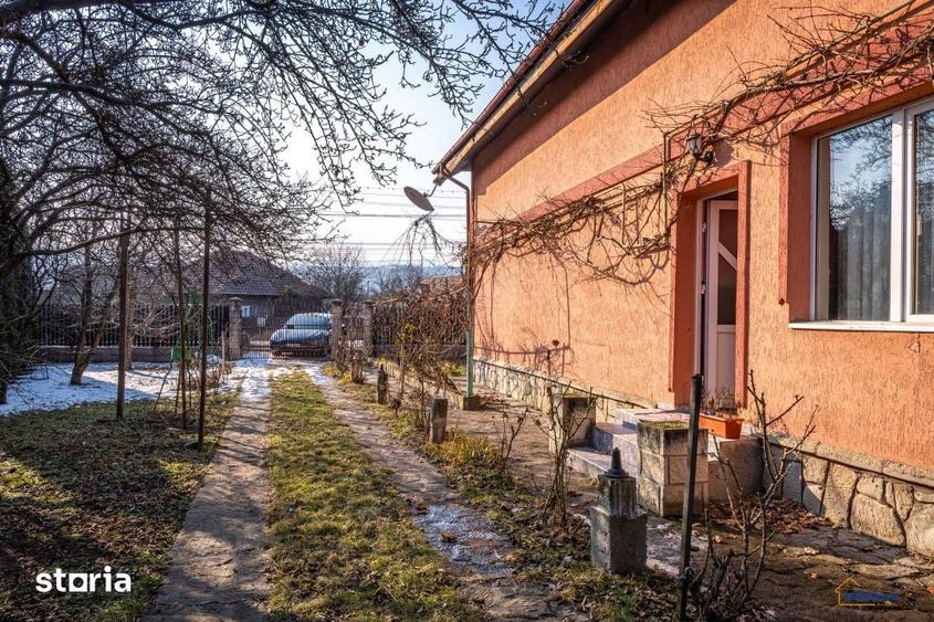 Casă cu 7 camere cu Teren 1834 Mp în Coman
