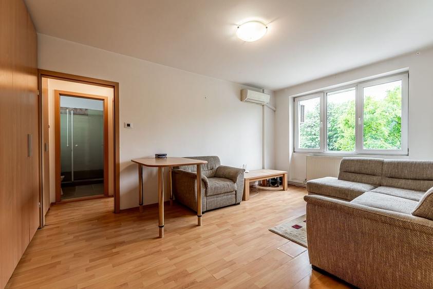 Apartament cu 2 camere semidecomandat, mobilat în Ultracentral