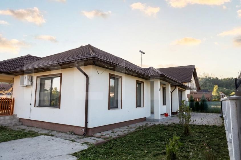 Casă individuală cu 4 camere cu Garaj în Unirea