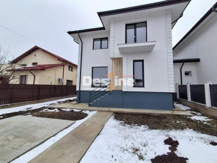 Duplex cu 4 camere cu Canalizare în Valea Adâncă