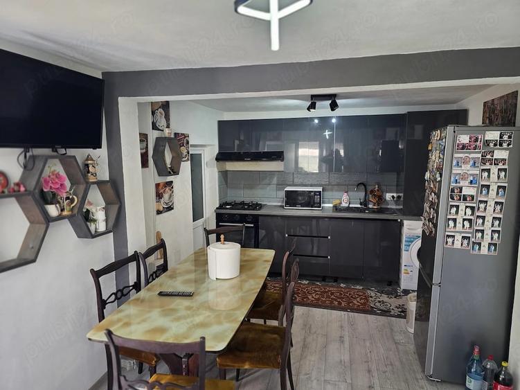 Casă cu 4 camere cu Teren 548 Mp în Central