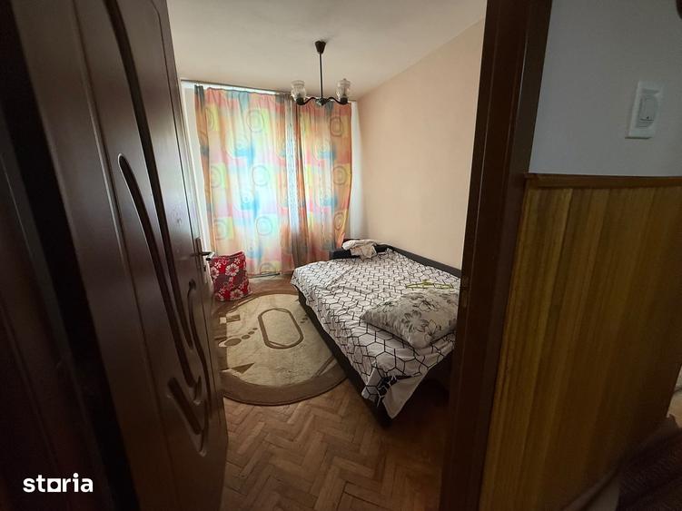 Apartament cu 4 camere decomandat în Exterior Vest