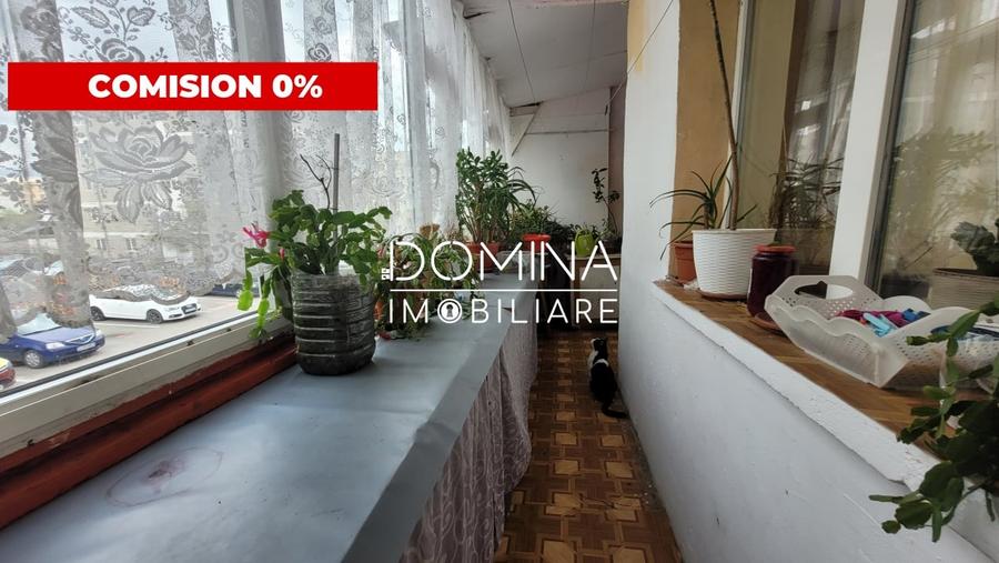 Apartament cu 4 camere semidecomandat în 9 Mai