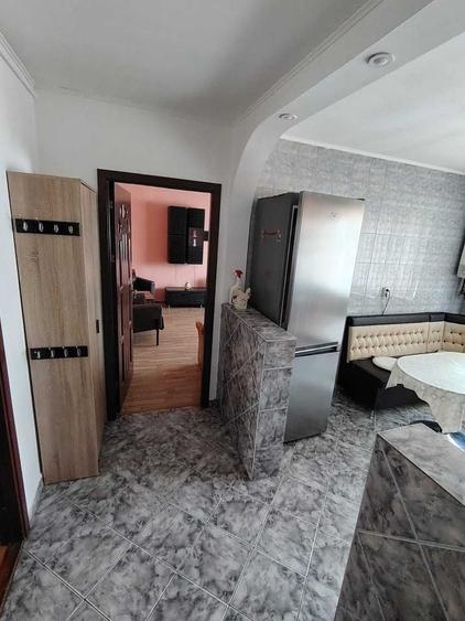 Apartament de inchiriat 3 camere decomandat - 1