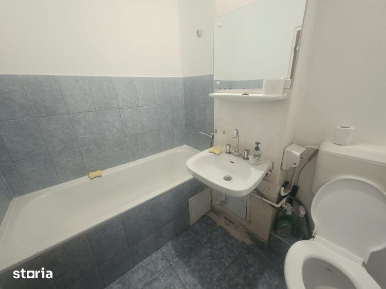 Apartament cu 2 camere decomandat în Tractorul