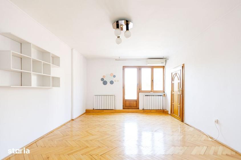 Casă cu 4 camere cu Teren 575 Mp în Lipovei