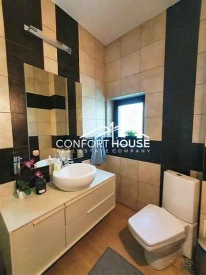 Casă individuală cu 6 camere cu Piscina în Iancu Nicolae