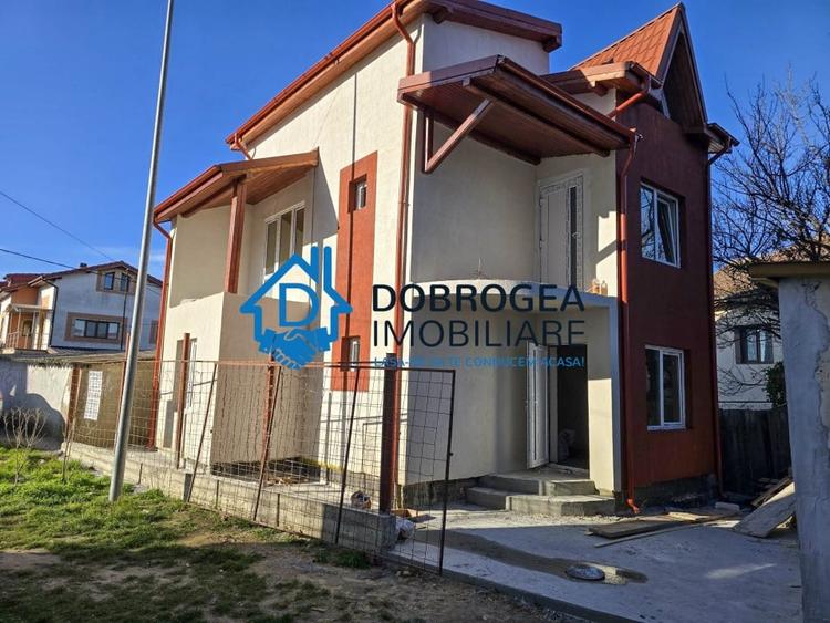 Casă individuală cu 4 camere cu Canalizare în C5