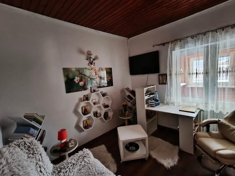 Casă cu 4 camere cu Canalizare în Satu Nou