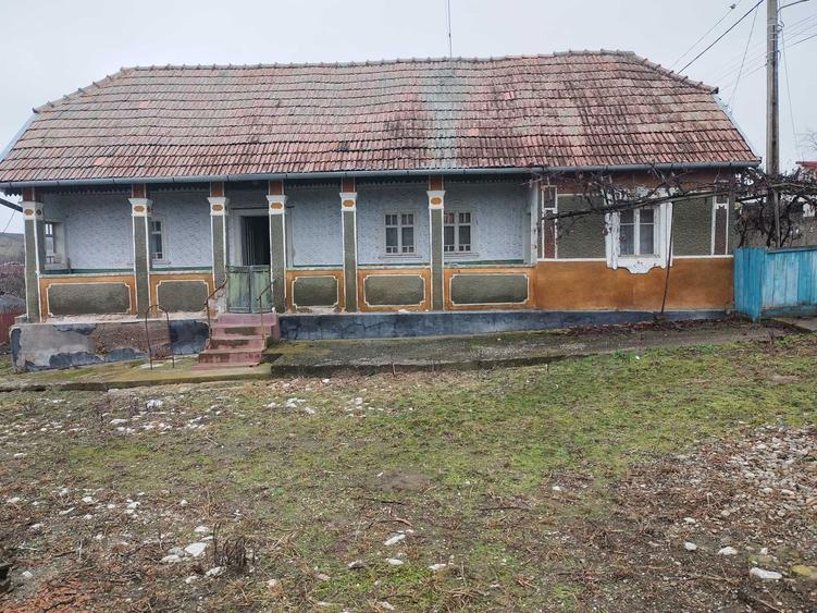 Casă cu 3 camere cu Teren 3629 Mp în Boian