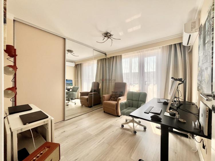 Apartament cu 3 camere semidecomandat, mobilat în Titan
