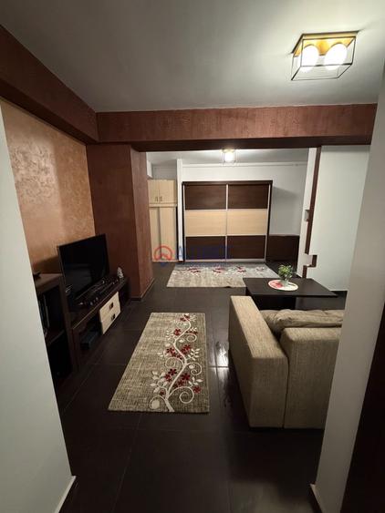 Apartament cu 2 camere decomandat în