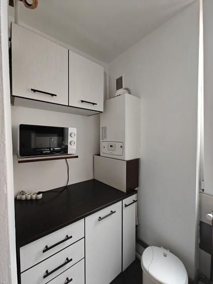 Apartament cu 2 camere semidecomandat în Craiovița Nouă