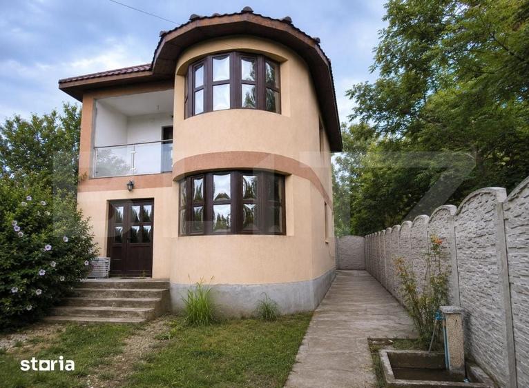 Casă cu 4 camere cu Teren 1200 Mp în Malu Mare