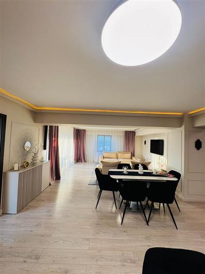 Apartament cu 3 camere decomandat, mobilat în Central