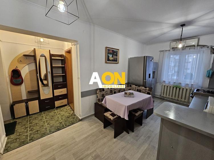 Apartament cu 3 camere semidecomandat, mobilat în Cetate — fotografia 2