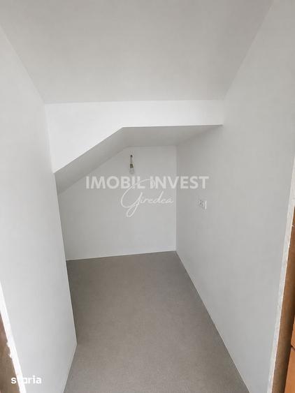 Casă cu 4 camere cu Teren 180 Mp în Cetate