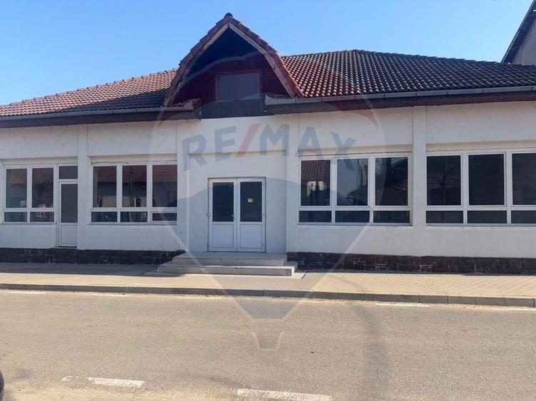 Spațiu comercial, de 330 mp, în Pianu de Jos