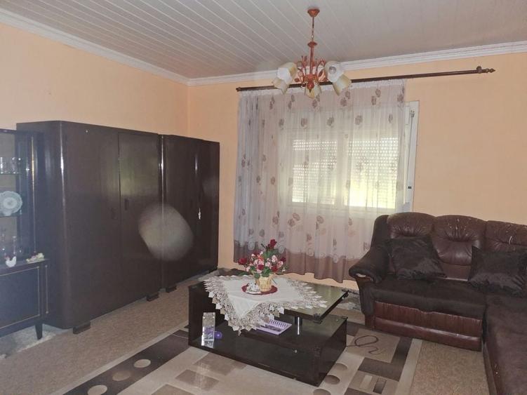 Casă cu 4 camere în Șomoșcheș