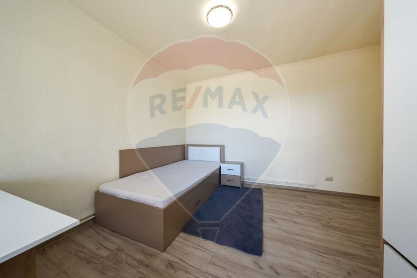 Apartament cu 4 camere decomandat, mobilat în Centrul Civic