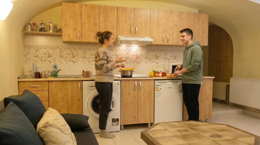 Apartament nedecomandat în Est