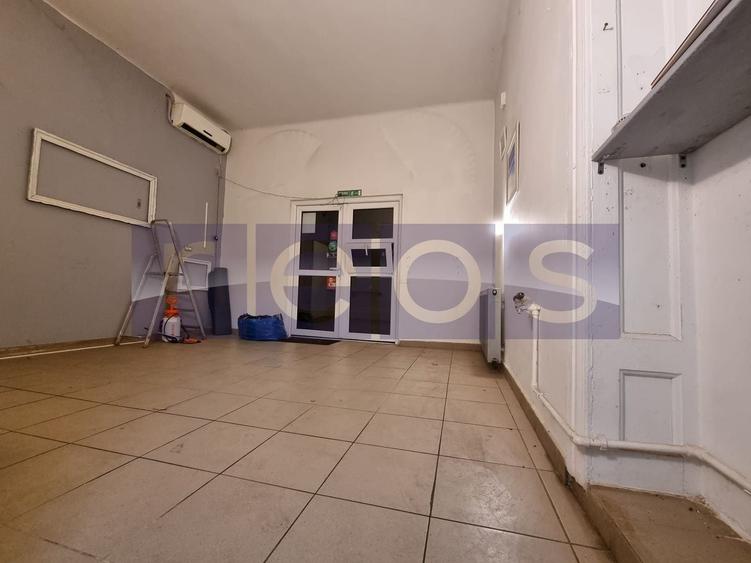 Casă cu 9 camere cu Canalizare în Unirii