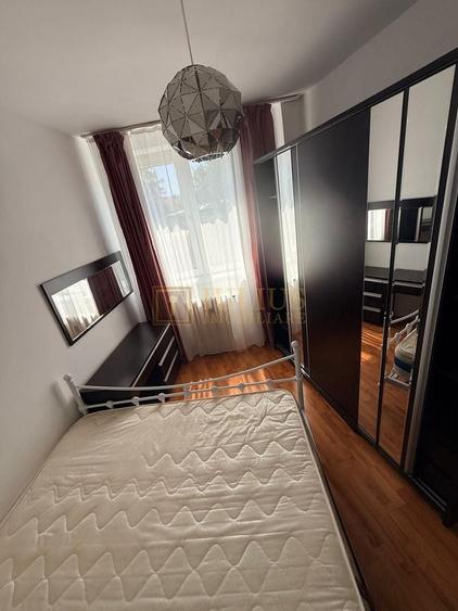 Apartament cu 3 camere decomandat, mobilat în Complex Studențesc