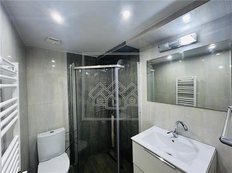 Apartament cu 2 camere nedecomandat în Central