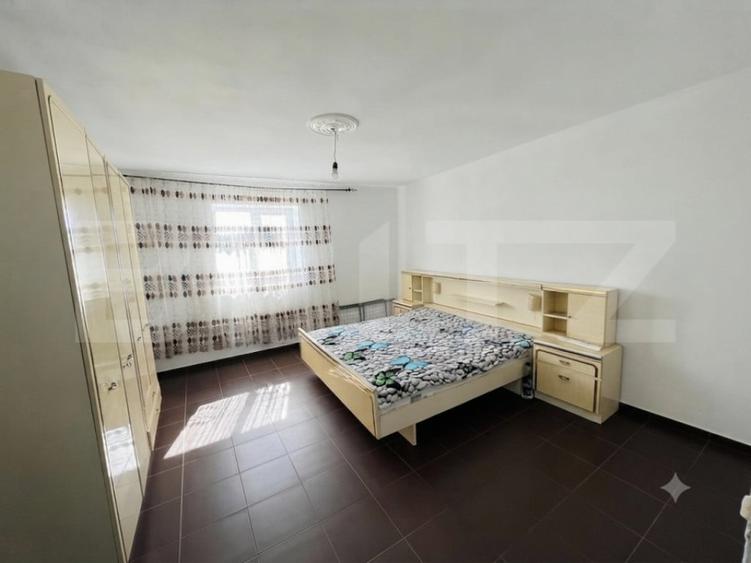Casă cu 3 camere cu Teren 2893 Mp în Central