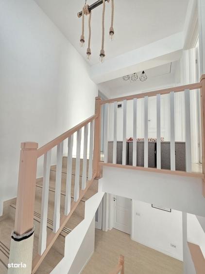 Casă cu 4 camere cu Teren 440 Mp în Central