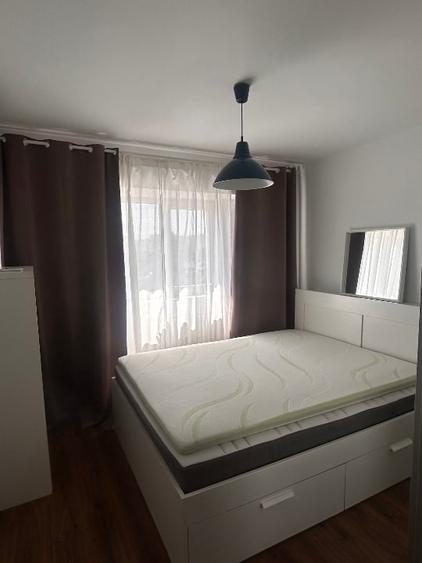 Apartament cu 2 camere semidecomandat, mobilat în 1 Mai