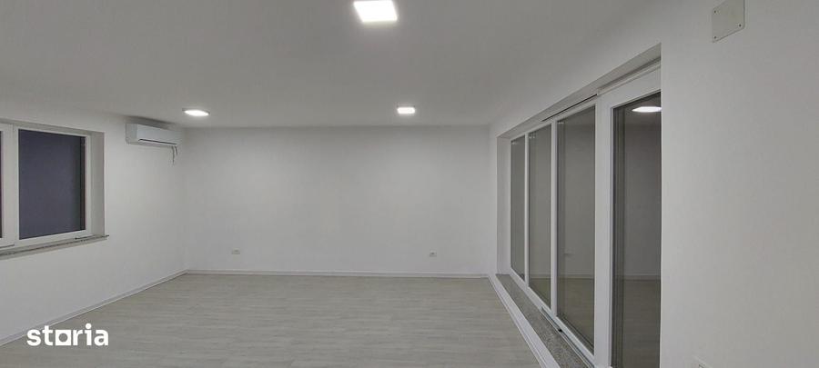 Casă cu 7 camere cu Teren 300 Mp în Odăile
