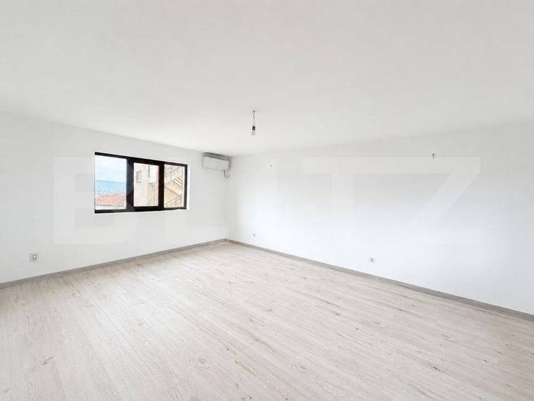 Duplex cu 4 camere cu Canalizare în Cetate