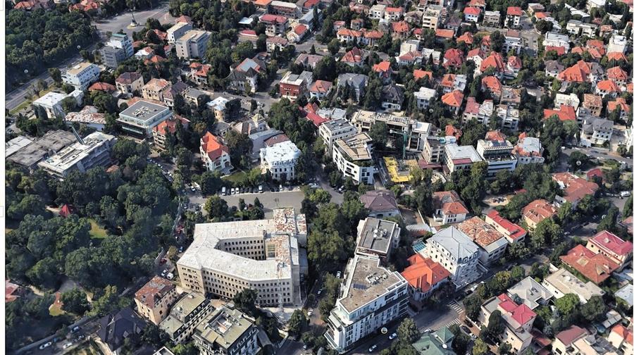 Casă individuală cu 12 camere cu Garaj în Capitale