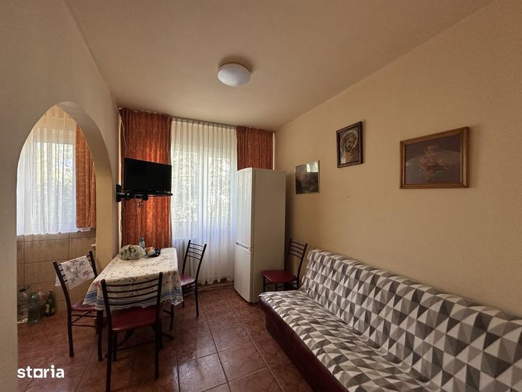 Apartament cu 3 camere în Malu Roșu