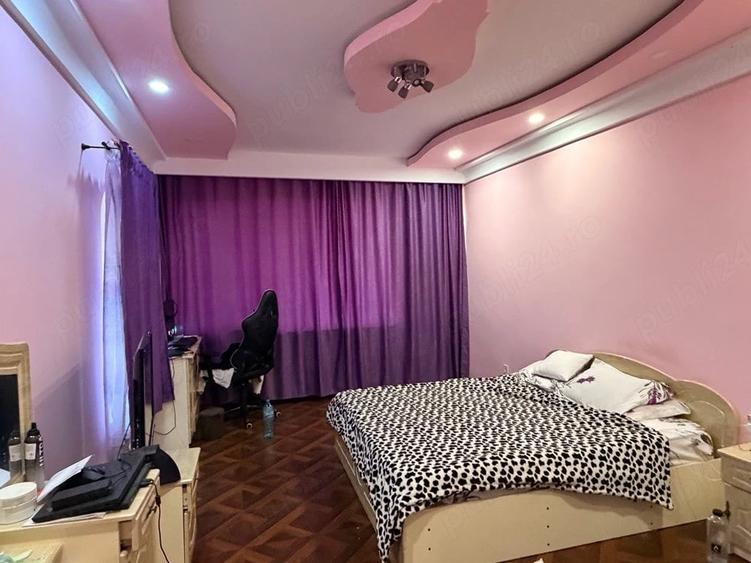 Spațiu comercial, de 900 mp, în Mineri