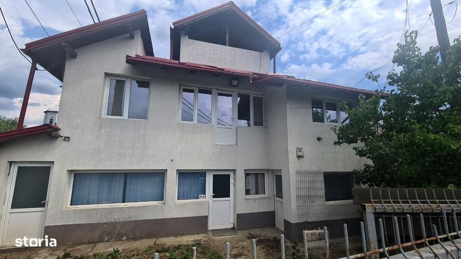 Casă cu 4 camere în Zigoneni
