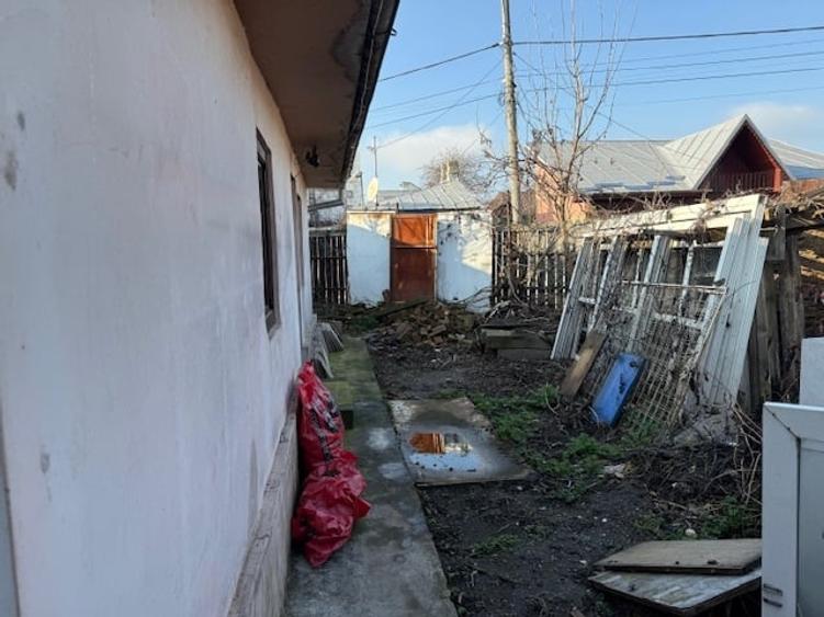 Casă individuală cu 3 camere cu Canalizare în Chitila