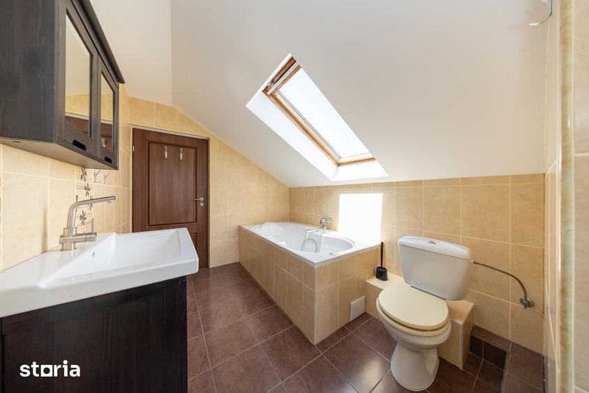 Casă cu 10 camere cu Teren 630 Mp în Bunloc